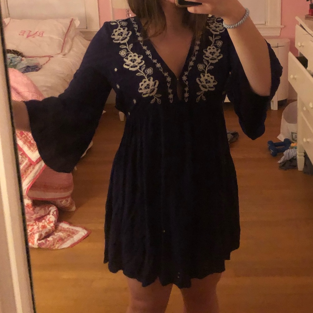 NWT beautiful navy dress with cream embroidery